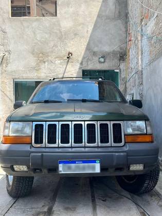 JEEP GRAND CHEROKEE 4.0 LAREDO 4X4 6I 12V GASOLINA 4P AUTOMÁTICO